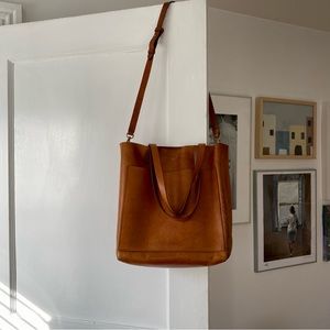 Madewell Medium Transport Tote in English Saddle Color